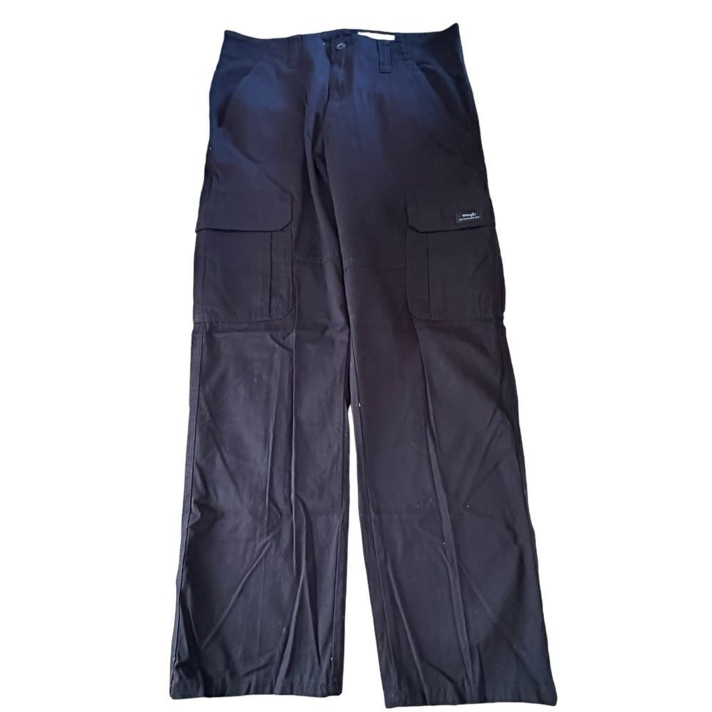 Wrangler ~ Black Relaxed Fit Cargo Pants ~ size 32/30 ~ NWT ~ Flex for comfort